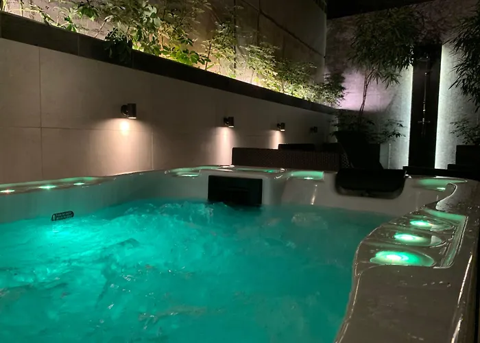 47 Luxury Suites
